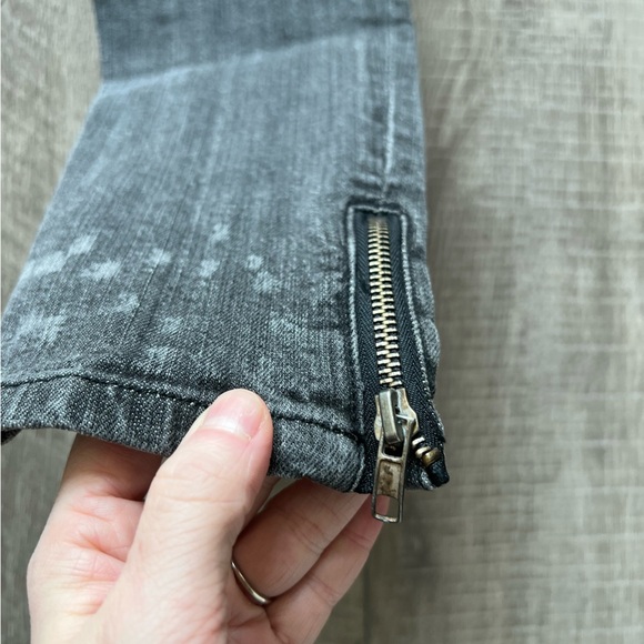 Blank NYC Bleach Embellished Zipper Skinny Jeans Size 27 - Picture 7 of 8